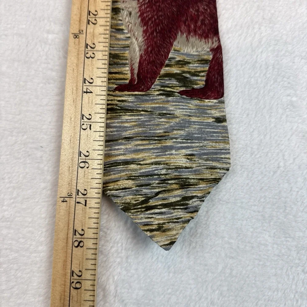 ENDANGERED SPECIES MENS SILK TIE LEADER OF THE TROOP SNOW MONKEYS PREOWNED